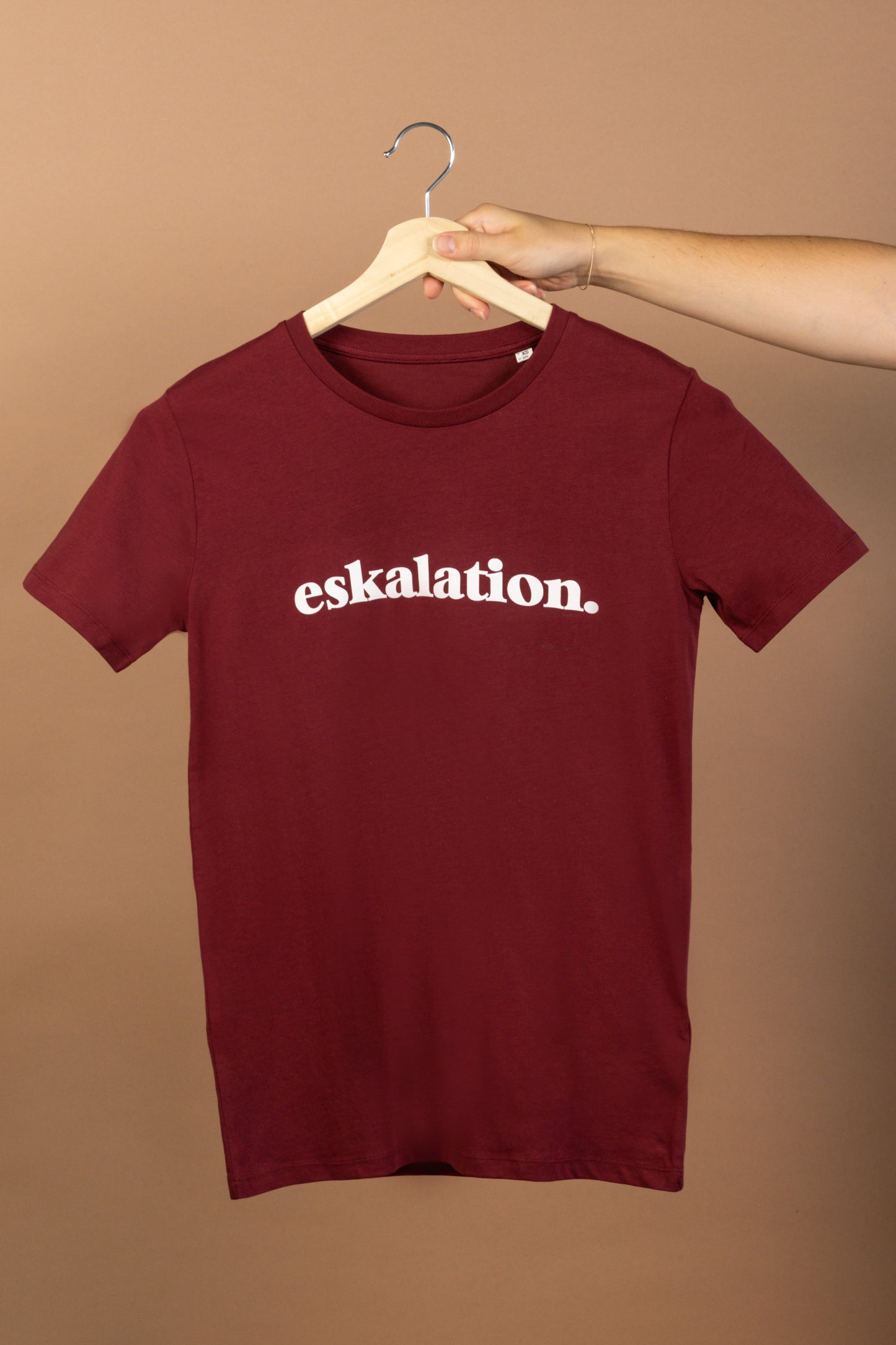 JOSH. Girlie-Shirt "eskalation."