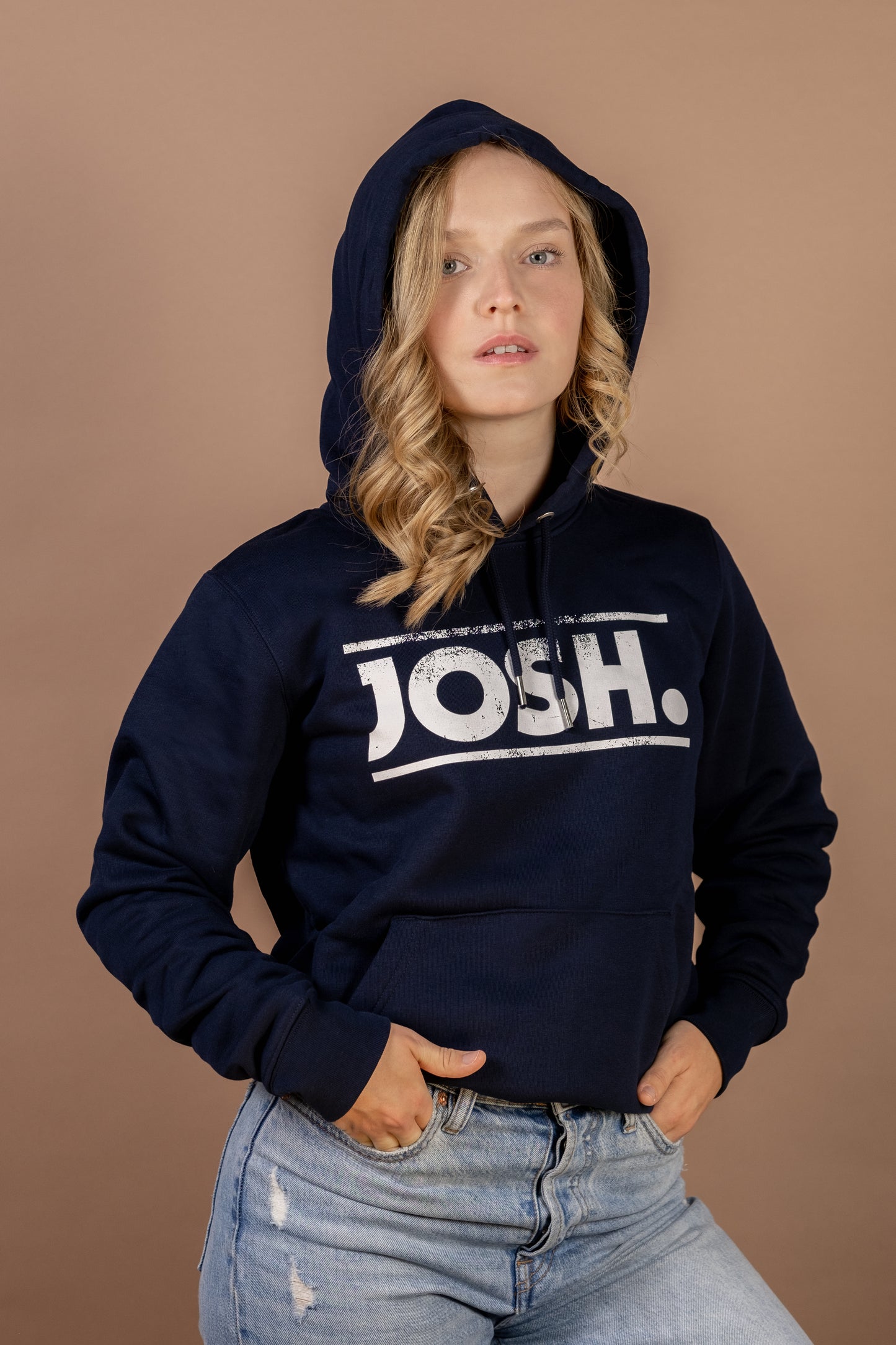 JOSH. Pullover "Josh."